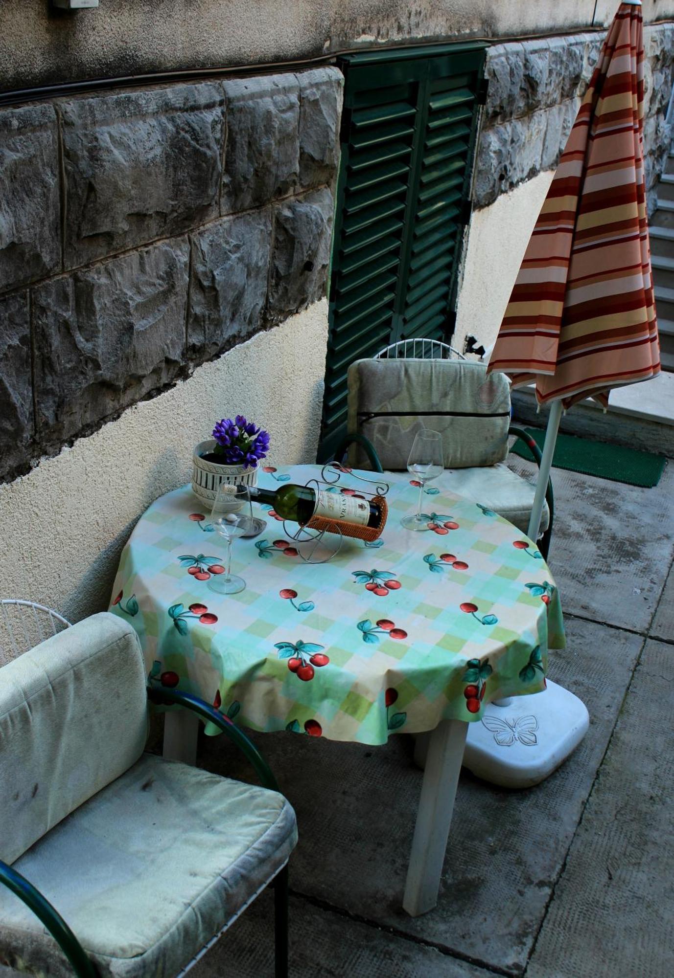 Guest House With Garden - Zuvan Split Chambre photo