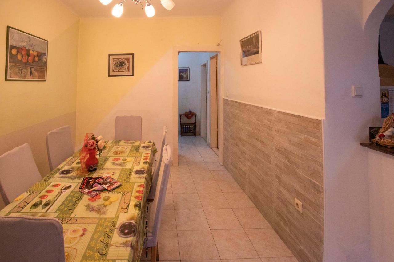Guest House With Garden - Zuvan Split Extérieur photo